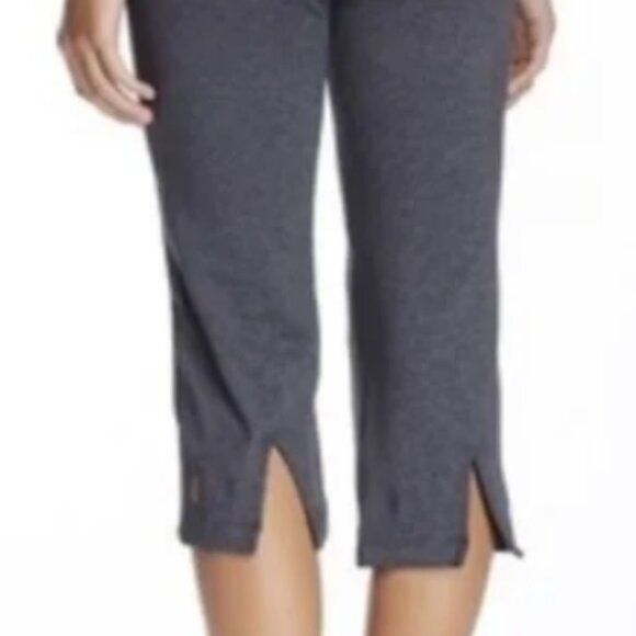 Lucy Lotus Capri Leggings in Charcoal Gray - Picture 2 of 3